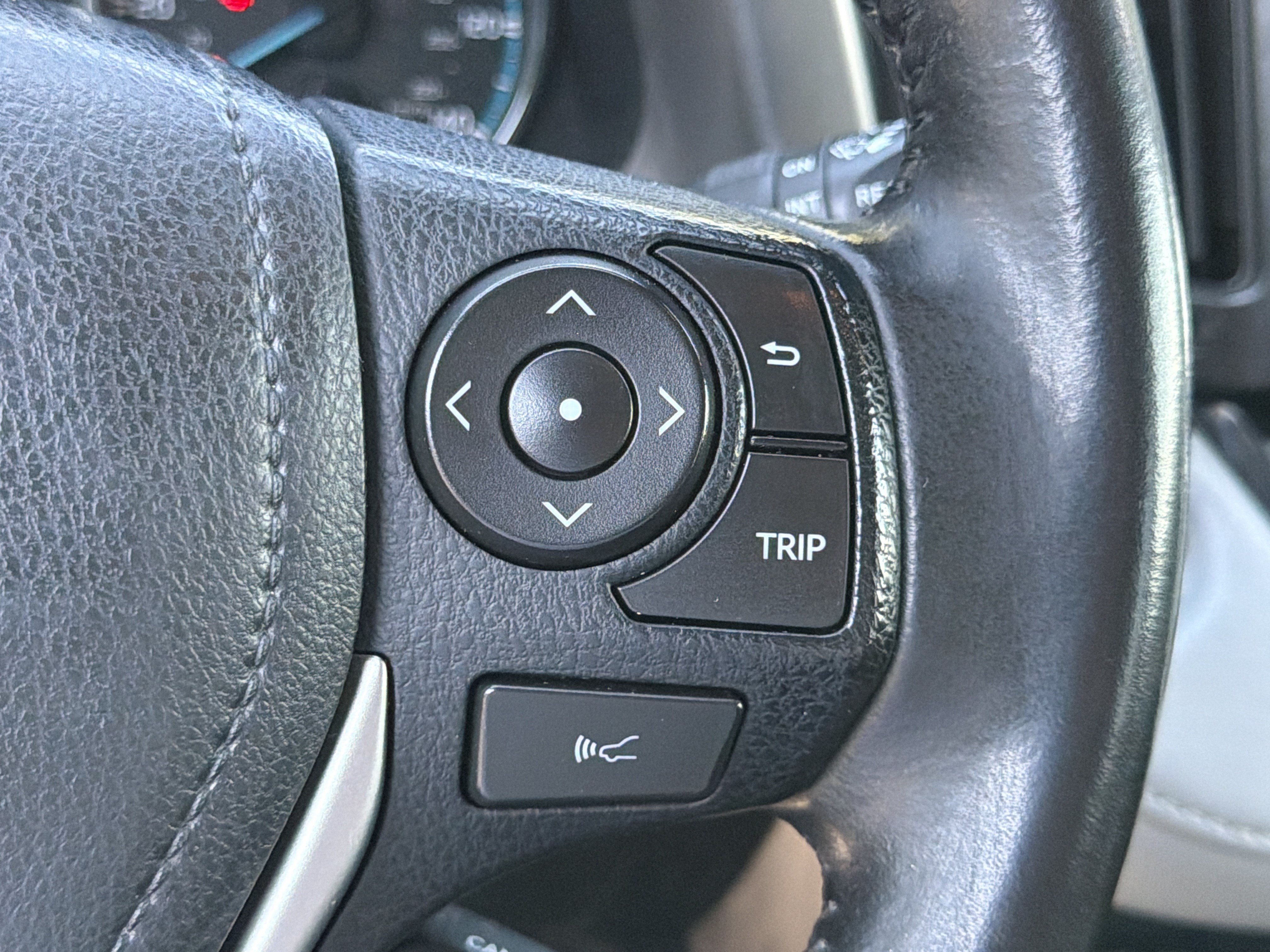 Used 2018 Toyota RAV4 XLE w/ Protection Package AWD/4WD image 25