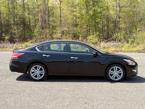 Used 2013 Nissan Altima 3.5 SV w/ Navigation Pkg FWD image 16