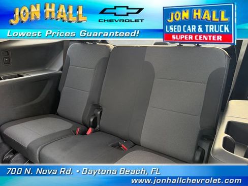 Used 2020 Chevrolet Traverse LT FWD image 19