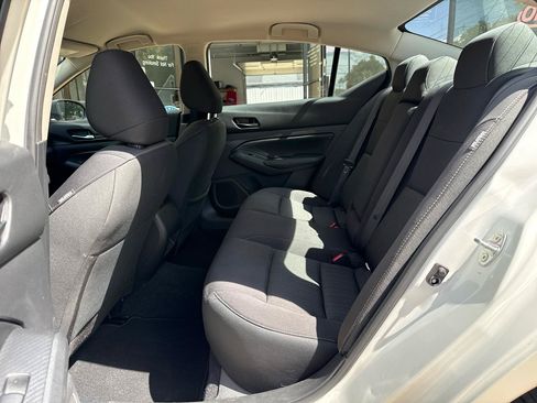 Used 2024 Nissan Altima 2.5 SV FWD image 16