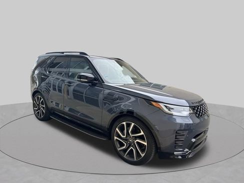 Certified 2025 Land Rover Discovery Dynamic SE AWD/4WD image 3