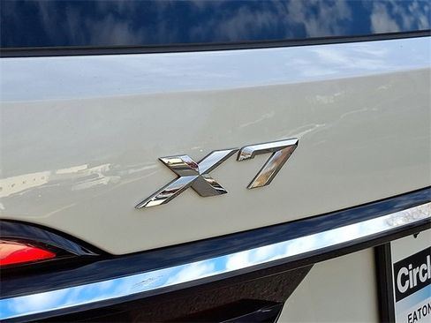 Used 2024 BMW X7 xDrive40i w/ Premium Package image 31