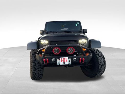 Used 2012 Jeep Wrangler Unlimited Sahara w/ Connectivity Group image 32