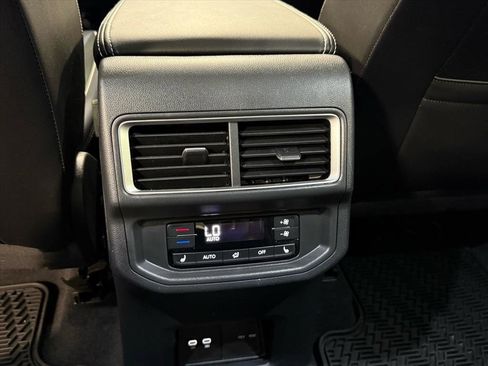 Used 2024 Volkswagen Atlas SEL Premium R-Line image 14