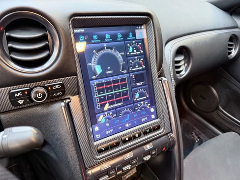 Used 2015 Nissan GT-R Premium image 21