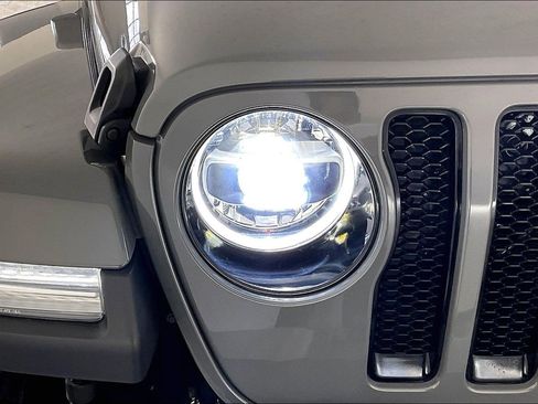 Used 2021 Jeep Wrangler Unlimited Sahara image 28