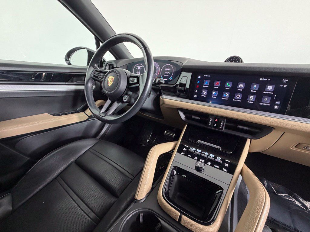 Certified 2024 Porsche Cayenne S AWD/4WD image 7