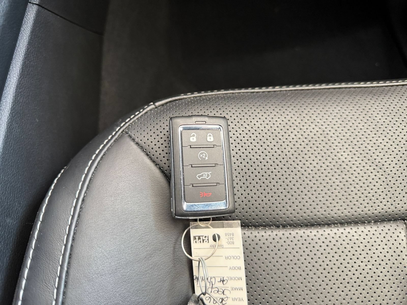 Used 2026 Jeep Grand Cherokee Limited AWD/4WD image 19