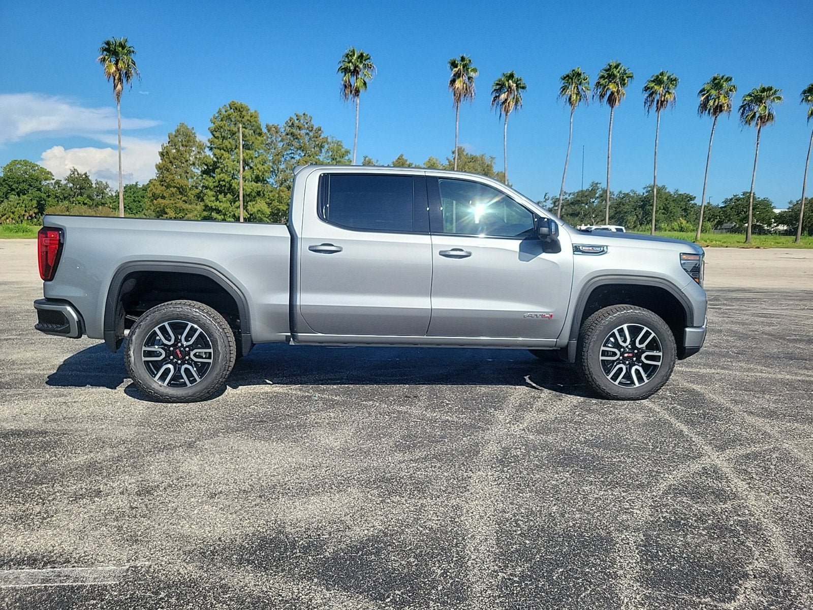 New 2026 GMC Sierra 1500 AT4 w/ AT4 Premium Package AWD/4WD image 4