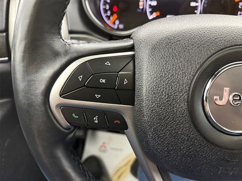 Used 2018 Jeep Grand Cherokee Limited image 35