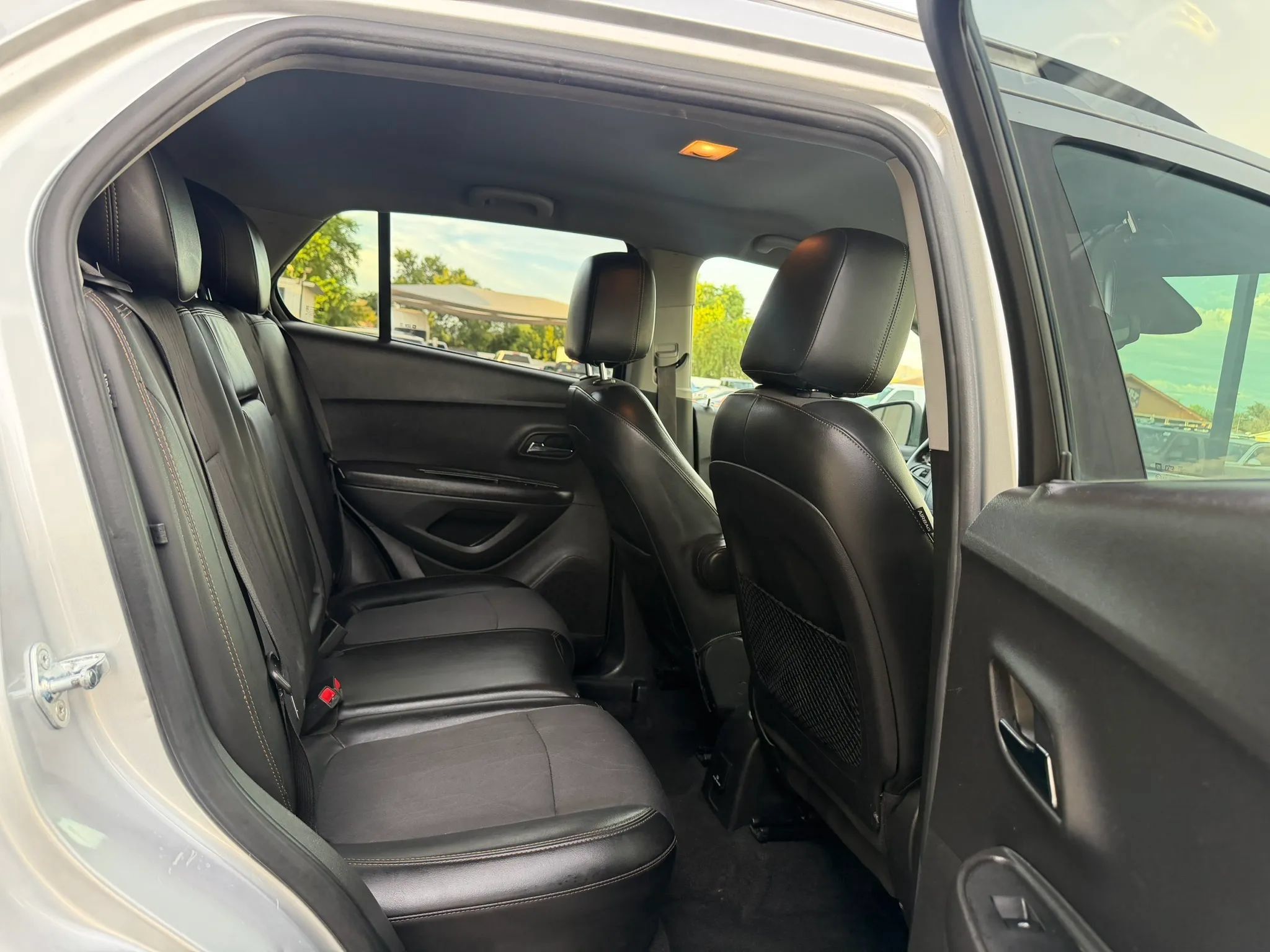 Used 2019 Chevrolet Trax LT w/ LT Convenience Package FWD image 27