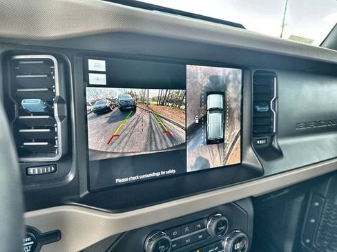 Used 2023 Ford Bronco Wildtrak image 26