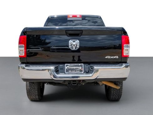 Used 2024 RAM 2500 Tradesman w/ Chrome Appearance Group AWD/4WD image 8