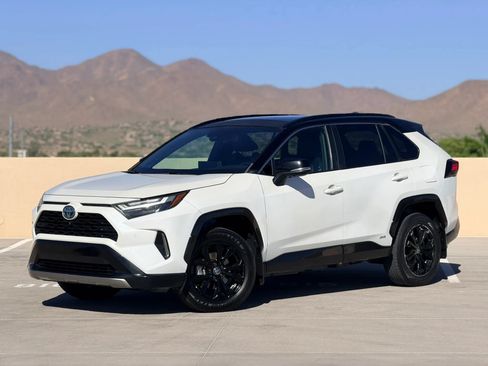 Used 2022 Toyota RAV4 XSE AWD/4WD image 2