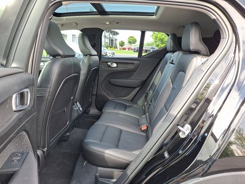 Used 2023 Volvo XC40 B5 Plus w/ Climate Package AWD/4WD image 10