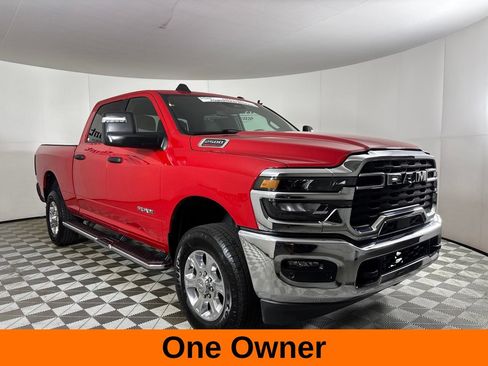 Used 2026 RAM 2500 Big Horn AWD/4WD image 4