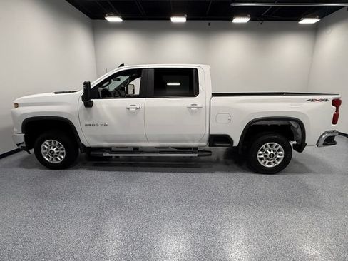 Used 2025 Chevrolet Silverado 2500 LT w/ Convenience Package AWD/4WD image 8