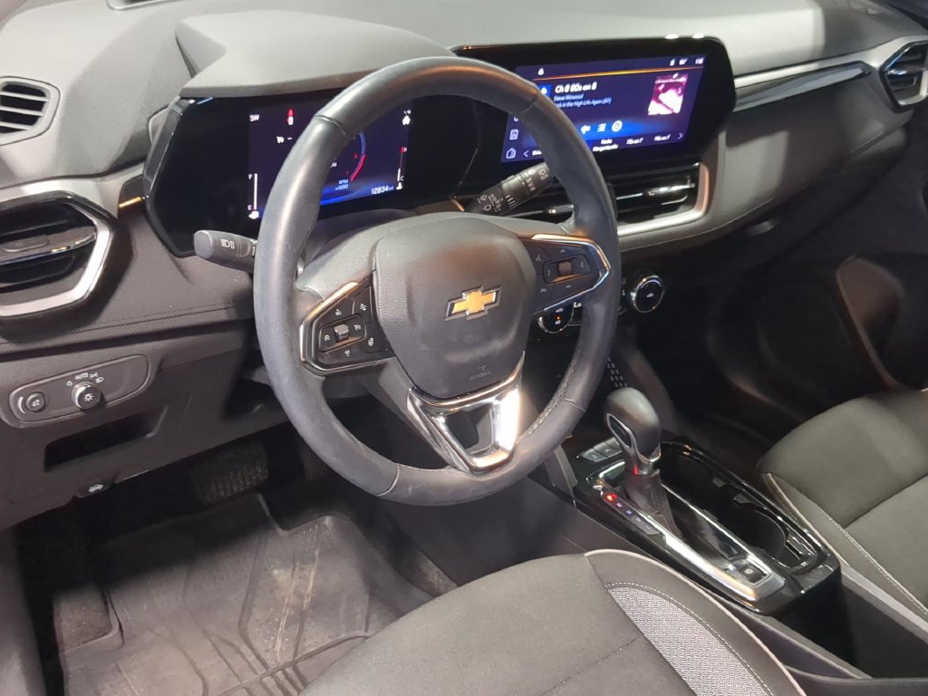 Used 2025 Chevrolet TrailBlazer LT w/ Convenience Package AWD/4WD image 10