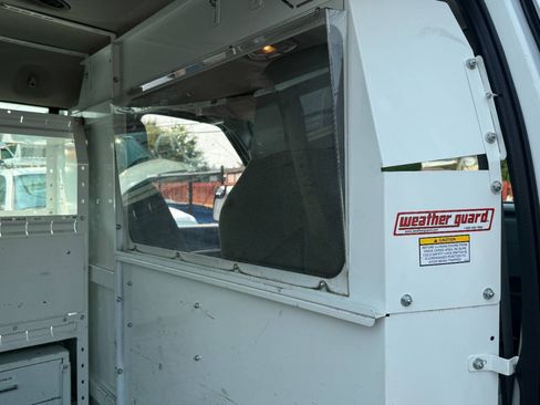 Used 2011 Ford E-350 and Econoline 350 XL w/ Interior Upgrade Pkg RWD image 12