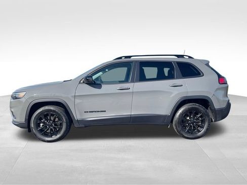 Used 2023 Jeep Cherokee Altitude Lux AWD/4WD image 2