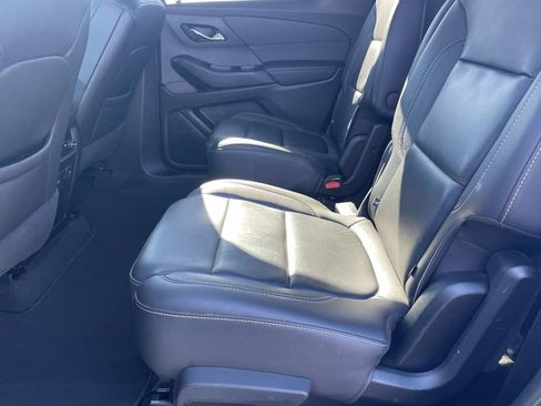 Used 2023 Chevrolet Traverse LT w/ LT Premium Package image 14