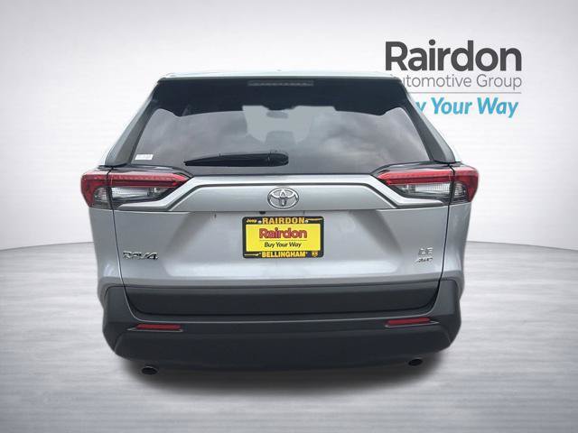 Used 2022 Toyota RAV4 LE AWD/4WD image 6