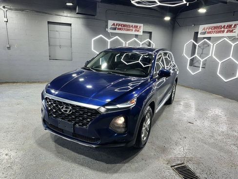 Used 2019 Hyundai Santa Fe SE FWD image 2
