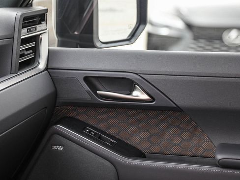 Used 2026 Lexus GX 550 w/ Cold Area Package AWD/4WD image 12