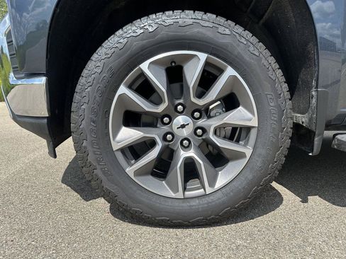 Used 2020 Chevrolet Silverado 1500 LT AWD/4WD image 7