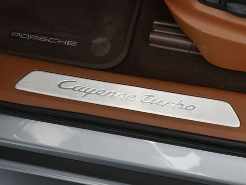 Certified 2023 Porsche Cayenne Turbo AWD/4WD image 16