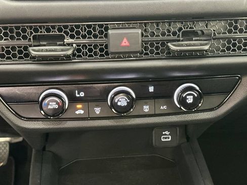 Used 2025 Honda HR-V LX image 13