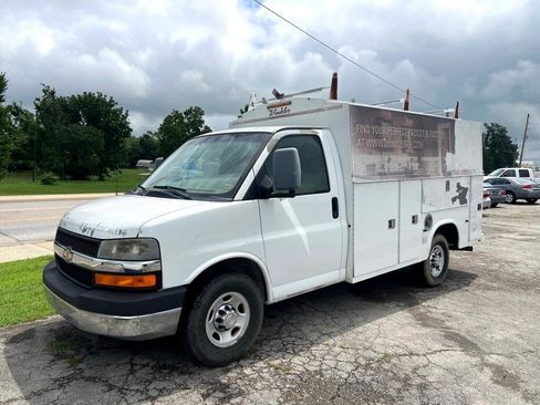 Used 2011 Chevrolet Express 3500 image 3