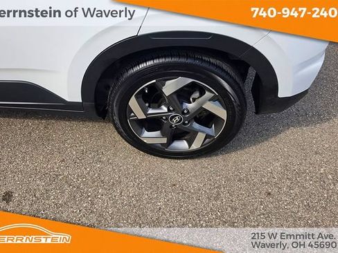 Used 2025 Hyundai Venue SEL FWD image 24