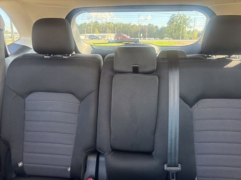 Used 2022 Ford Edge SE image 23