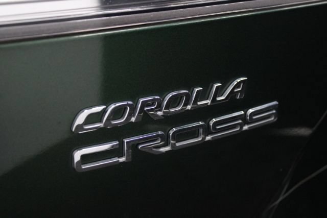 Used 2022 Toyota Corolla Cross LE w/ Moonroof Package FWD image 10