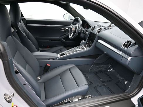 Used 2025 Porsche 718 Cayman GT4 image 24