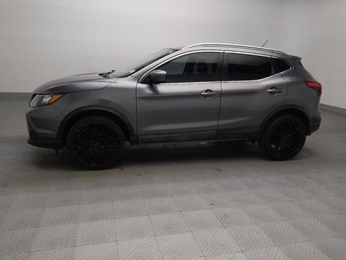 Used 2017 Nissan Rogue Sport SV image 2