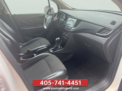 Used 2021 Buick Encore Preferred FWD image 10