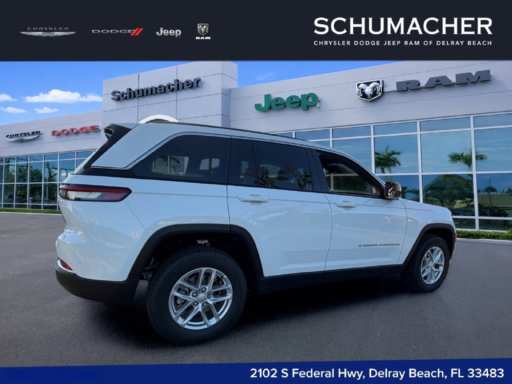 New 2026 Jeep Grand Cherokee Laredo RWD image 7