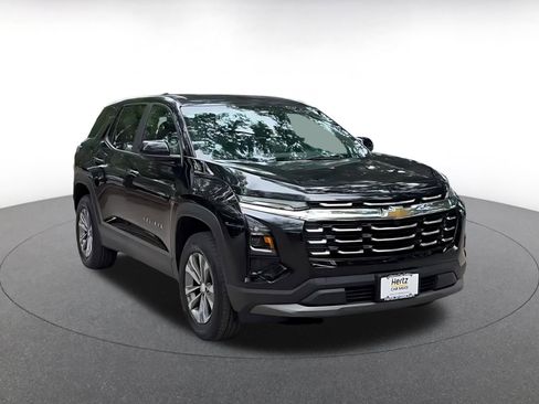Used 2025 Chevrolet Equinox LT FWD image 3
