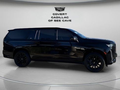 Used 2022 Cadillac Escalade ESV Sport Platinum w/ LPO, ONYX Package image 11
