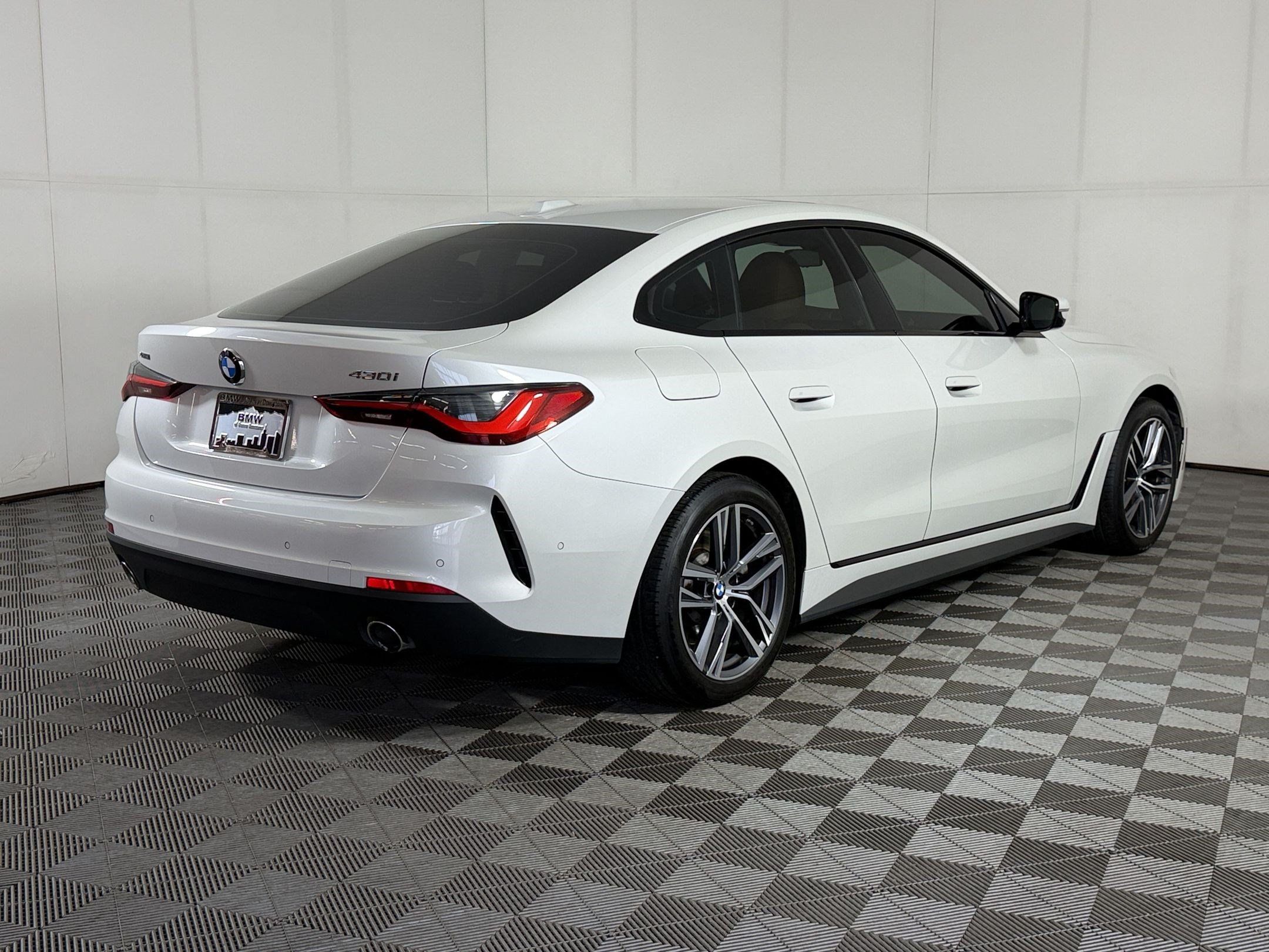 Used 2023 BMW 430i Gran Coupe xDrive w/ M Sport Package AWD/4WD image 9