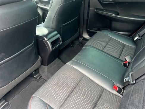 Used 2015 Toyota Camry SE image 14