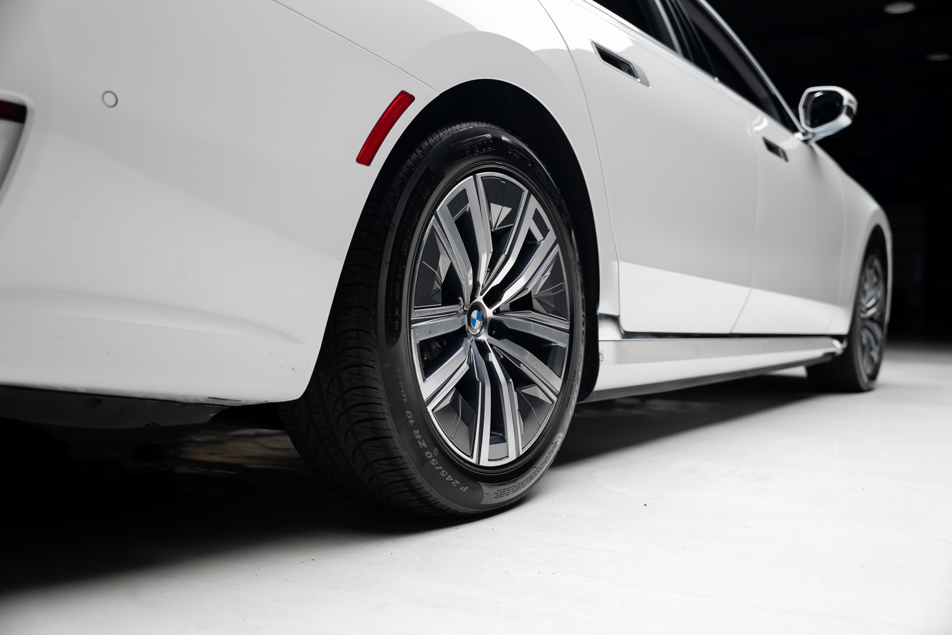 Used 2024 BMW i7 eDrive50 w/ Executive Package RWD image 76