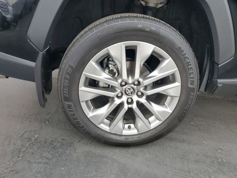 Used 2024 Toyota RAV4 XLE Premium image 31