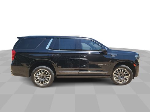 Used 2023 GMC Yukon Denali Ultimate AWD/4WD image 9
