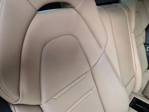 Used 2020 Porsche Panamera RWD image 19