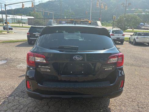 Used 2016 Subaru Outback 2.5i Limited AWD/4WD image 4