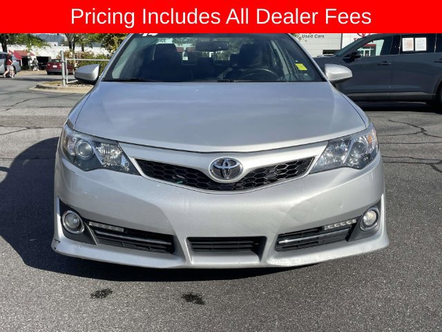 Used 2014 Toyota Camry SE w/ Moonroof Package FWD image 8