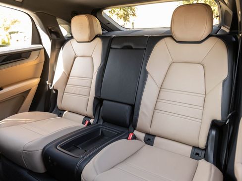 New 2026 Porsche Cayenne Coupe AWD/4WD image 28